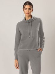 APART Sweter w kolorze szarym rozmiar: 34. Szare golfy damskie Apart, bez wzorów, z kaszmiru, bez ramiączek. Za 122.96 zł.