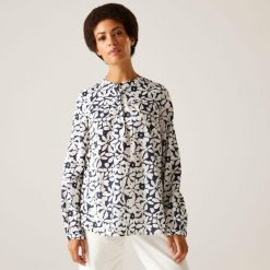 Koszula turystyczna damska Natine. Niebieskie koszule damskie Regatta, bez wzorów, sportowe, bez kołnierzyka, bez ramiączek. Za 145.00 zł.