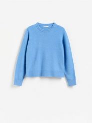 Wełniany sweter z dodatkiem kaszmiru - jasnoniebieski. Niebieskie swetry klasyczne damskie Reserved, l, z kaszmiru, bez kołnierzyka. Za 299.99 zł.