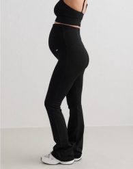 Damskie legginsy ciążowe prążkowane, bezszwowe Ribbed Seamless czarne. Czarne legginsy damskie Aim'n, s, bez wzorów, z dzianiny. Za 254.00 zł.