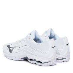 Buty halowe Mizuno. Białe buty sportowe na co dzień męskie Mizuno, bez zapięcia, mizuno wave. Za 539.99 zł.