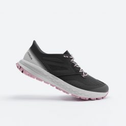 Buty do biegania w terenie damskie Kiprun TR2. Czerwone obuwie treningowe damskie KIPRUN, do biegania. Za 259.99 zł.