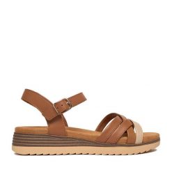 Sandały Lasocki. Brązowe sandały damskie Lasocki, bez wzorów, bez obcasa, na koturnie. Za 169.99 zł.