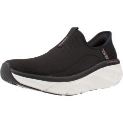 Buty SKECHERS SLIP-INS 150099S DLUX WALKER 2.0 Czarny. Czarne trampki i tenisówki damskie Skechers, bez wzorów, z tkaniny. Za 306.99 zł.