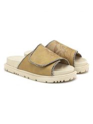 Goby Klapki w kolorze beżowym rozmiar: 37. Brązowe klapki damskie Goby, bez wzorów, bez obcasa. Za 152.99 zł.