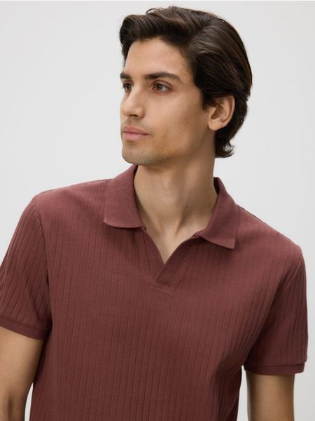 Koszulka polo slim - brudny róż. Czerwone koszulki polo męskie Reserved, l, bez wzorów, z bawełny, bez ramiączek. Za 119.99 zł.