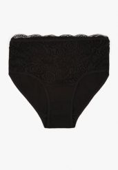 Czarne Bawełniane Majtki Figi z Koronkowymi Zdobieniami Idissa. Czarne figi damskie Born2be, plus size, z aplikacjami, z bawełny. Za 9.99 zł.