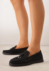 Czarne Mokasyny VICES Casualowe ze Skórzaną Wkładką i Metalowymi Ozdobami Dinsmore. Czarne mokasyny damskie Renee, z materiału. Za 89.99 zł.