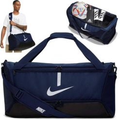Torba sportowa Nike Academy Team treningowa na ramię ze wzmacnianym dnem 60L. Czarne torby męskie na ramię Nike. Za 129.99 zł.