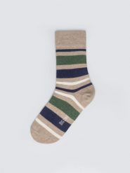 Skarpety męskie bawełniane w kolorowe paski beżowe Ismaelo 801. Brązowe skarpetki męskie Big Star, bez wzorów, z bawełny. Za 19.99 zł.