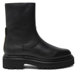 Botki HOFF. Czarne botki damskie HOFF, bez obcasa, na płaskiej podeszwie, bez zapięcia. Za 629.99 zł.