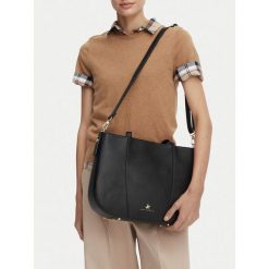 Torebka Beverly Hills Polo Club. Czarne torebki klasyczne damskie Beverly Hills Polo Club, bez wzorów, bez dodatków. Za 219.99 zł.