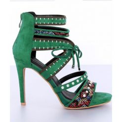 Sandałki gladiatorki zielone MT029 Green. Zielone sandały damskie ButyModne, bez wzorów, z materiału, bez obcasa, na obcasie. W wyprzedaży za 120.99 zł.