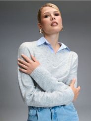 Sweter z kołnierzykiem - szary. Szare swetry klasyczne damskie Sinsay, l, bez kołnierzyka. Za 69.99 zł.