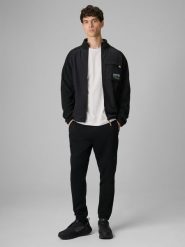 4F Spodnie dresowe joggery męskie - czarne L. Czarne spodnie dresowe męskie 4f, bez wzorów, z dresówki. W wyprzedaży za 119.99 zł.