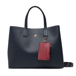 Torebka Tommy Hilfiger. Niebieskie torebki klasyczne damskie Tommy Hilfiger, bez wzorów, bez dodatków. Za 749.99 zł.