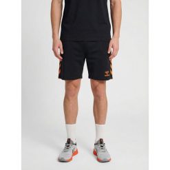 Szorty Hummel Core 2.0. Brązowe szorty męskie HUMMEL, bez wzorów, sportowe. Za 149.00 zł.