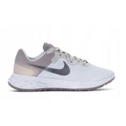 Buty do biegania damskie Nike Revolution 6 NN. Białe obuwie do biegania damskie Nike, nike revolution. Za 369.00 zł.