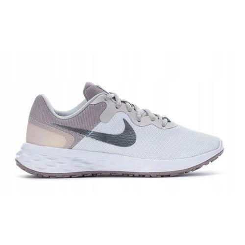 Buty do biegania damskie Nike Revolution 6 NN. Białe obuwie do biegania damskie Nike, nike revolution. Za 347.00 zł.
