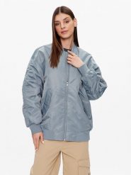 Calvin Klein Jeans Kurtka bomber J20J221082 Niebieski Oversize. Niebieskie kurtki damskie Calvin Klein Jeans, xl, bez wzorów, z jeansu, bez kaptura. Za 839.99 zł.