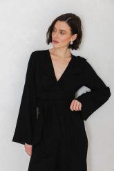 BLUZKA TAYLOR CZARNA L - Flawless. Czarne bluzki damskie Flawless, l, bez wzorów, eleganckie, bez kołnierzyka, bez ramiączek. Za 208.50 zł.