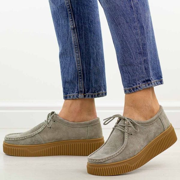 Khaki skórzane półbuty damskie Filippo Dp7500/26. Brązowe półbuty damskie Filippo, bez wzorów, z jeansu, biznesowe, z okrągłym noskiem, bez obcasa, na płaskiej podeszwie. Za 239.00 zł.