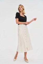 Lniana spódnica midi beżowa. Brązowe spódniczki damskie MOODO, l, bez wzorów, ze lnu, midi. Za 139.99 zł.
