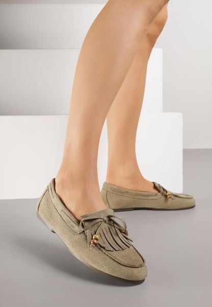 Zielone Mokasyny Ozdobione Frędzlami Kokardą i Koralikami Woodswift. Zielone mokasyny damskie Born2be. Za 89.99 zł.