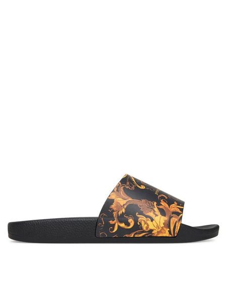 Versace Jeans Couture Klapki 79VA3SQ3 Czarny. Czarne klapki damskie Versace Jeans Couture, bez wzorów, z jeansu, bez obcasa. Za 249.99 zł.