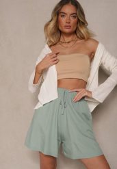 Jasnozielone Szorty z Bawełny High Waist Ozdobione Wiązaniem Selmio. Zielone szorty damskie Renee, z aplikacjami, z bawełny, eleganckie, z podwyższonym stanem. Za 19.99 zł.