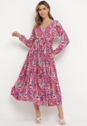 Ciemnoróżowa Plisowana Sukienka z Gumką w Pasie i Wzorem Paisley Carella. Czerwone sukienki damskie Born2be, l, z aplikacjami, z materiału, eleganckie, bez kołnierzyka, bez ramiączek, maxi, kopertowe. Za 54.99 zł.