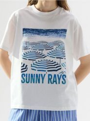 Bawełniana koszulka z wakacyjnym motywem - biały. Białe t-shirty damskie Sinsay, l, bez wzorów, z bawełny, bez kołnierzyka. W wyprzedaży za 19.99 zł.