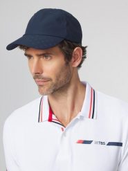 Czapka z daszkiem TBS Quickcap. Niebieskie czapki męskie Tbs, bez wzorów, z materiału, sportowe. Za 195.50 zł.