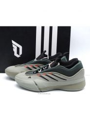 Adidas Buty "Dame 9" w kolorze khaki do koszykówki rozmiar: 50. Brązowe buty fitness męskie Adidas, do koszykówki. Za 244.45 zł.