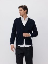 Rozpinany sweter z dodatkiem wełny - granatowy. Niebieskie kardigany męskie Reserved, l, bez wzorów, z dzianiny, bez kołnierzyka. W wyprzedaży za 139.99 zł.