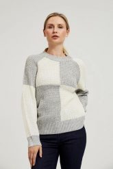 Sweter z geometrycznym wzorem biało-szary. Białe swetry klasyczne damskie MOODO, l, bez kołnierzyka. W wyprzedaży za 64.99 zł.