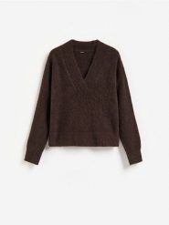 Sweter z dekoltem V - ciemnobrązowy. Brązowe swetry klasyczne damskie Reserved, l, z dzianiny, bez kołnierzyka. Za 139.99 zł.