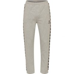 Spodnie Hummel Lmove Classics. Szare spodnie sportowe męskie HUMMEL. W wyprzedaży za 167.00 zł.