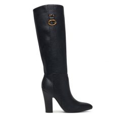 Kozaki Guess. Czarne kozaki damskie Guess, bez obcasa, na słupku. Za 824.99 zł.