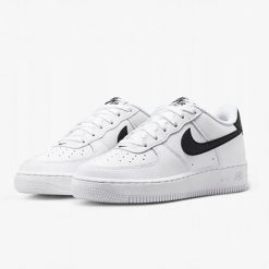 Buty Sportowe Młodzieżowe Nike Air Force 1 (GS). Biała obuwie do biegania damskie Nike, nike air force. Za 360.80 zł.