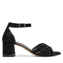 Sandały Lasocki. Czarne sandały damskie Lasocki, bez wzorów, bez obcasa, na słupku. Za 219.99 zł.