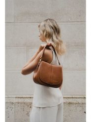 Maison héritage PARIS Skórzana torebka "Lirio" w kolorze jasnobrązowym - 27 x 21 x 8 cm rozmiar: onesize. Brązowe torebki klasyczne damskie maison héritage PARIS, bez wzorów, z materiału, bez dodatków. Za 347.99 zł.