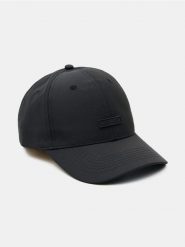 Czapka z daszkiem i naszywką - czarny. Czarne czapki męskie Sinsay, z aplikacjami. Za 15.99 zł.