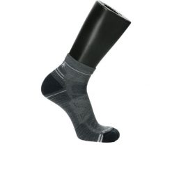 Skarpety Trekkingowe unisex Smartwool Hike Light Cushion Ankle Socks. Czarne skarpetki męskie Smartwool, bez wzorów, z wełny. Za 109.99 zł.