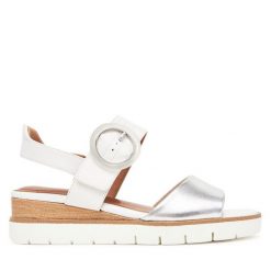 Sandały Tamaris. Białe sandały damskie Tamaris, bez wzorów, bez obcasa, na koturnie. Za 229.99 zł.