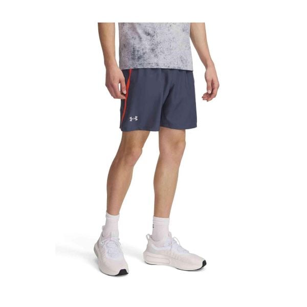 Spodenki do biegania męskie Under Armour Launch 7". Niebieskie szorty męskie Under Armour, bez kołnierzyka. Za 109.99 zł.