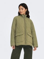 JDY Kurtka pikowana "Raya" w kolorze zielonym rozmiar: XS. Zielone kurtki damskie JDY, xs, bez wzorów, bez kaptura. Za 109.26 zł.