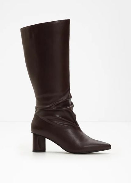 Kozaki. Brązowe kozaki damskie bonprix, bez obcasa. Za 189.99 zł.