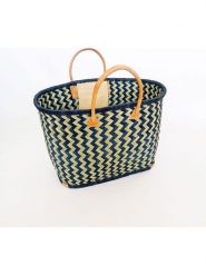 Le Comptoir de la Plage Torba plażowa "Toama" w kolorze granatowym - 50 x 35 x 20 cm rozmiar: onesize. Niebieskie torebki klasyczne damskie Le Comptoir de la Plage, bez wzorów, z materiału, bez dodatków. Za 106.38 zł.