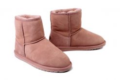 EMU AUSTRALIA W10003 Stinger Mini cameo rose, botki damskie. Brązowe botki damskie Emu Australia, ze skóry, bez obcasa, bez zapięcia. Za 749.90 zł.